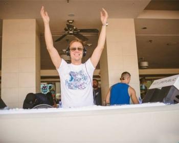 Armin van Buuren - A State Of Trance Episode 734