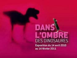    / Dans L'ombre des Dinosaures